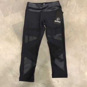 90 Degrees by Reflex Capri Yoga Pant Size S